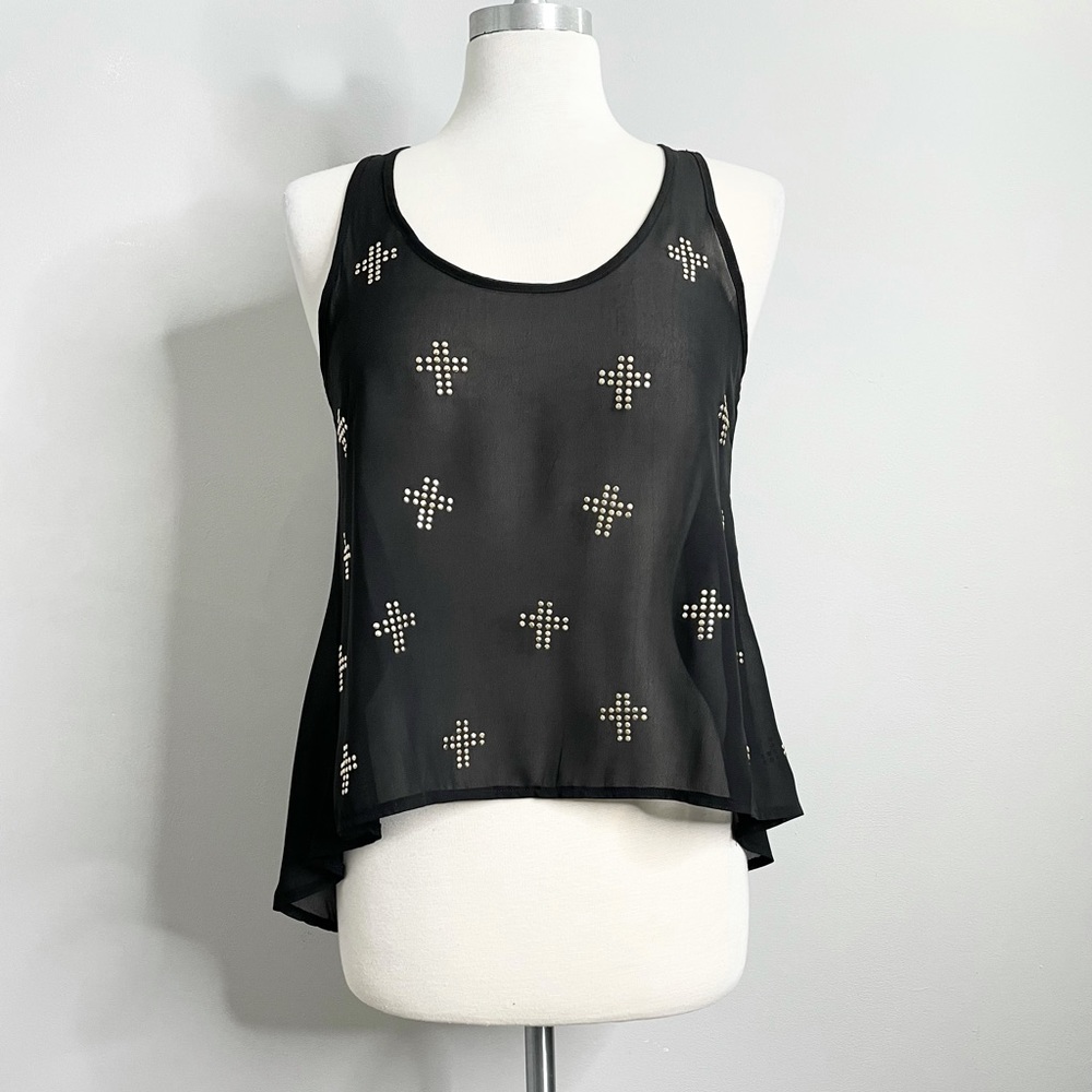 IRIS BASIC Sheer Studded Crosses Sleeves High-Low Tank